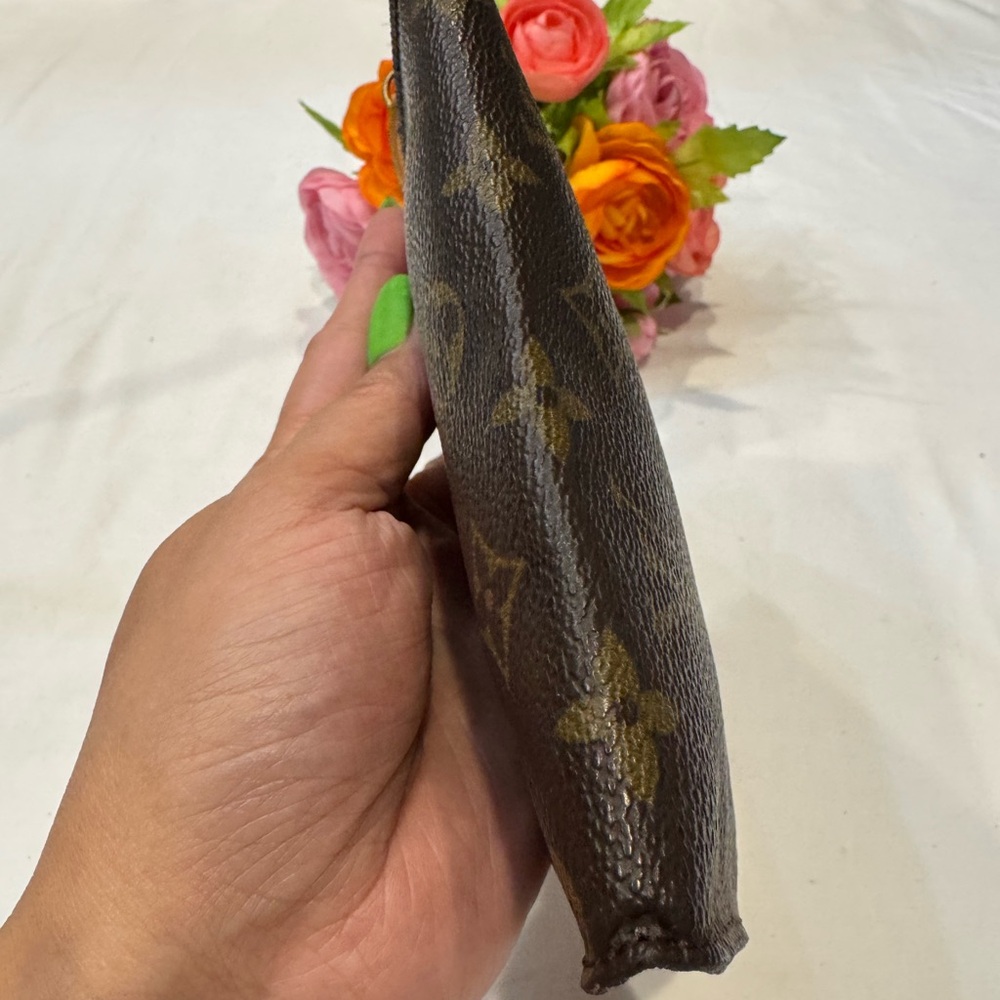 Authentic Louis Vuitton Brown Monogram Clutch - Picture 10 of 10
